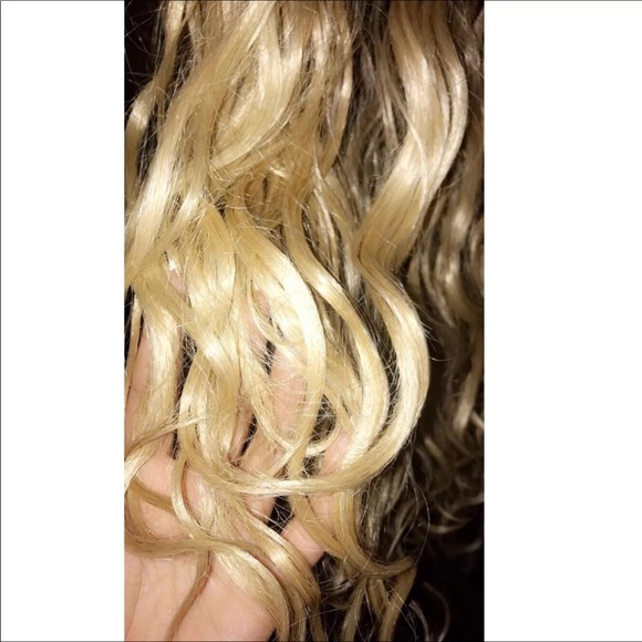 18” 20” 22” blonde curly wig.